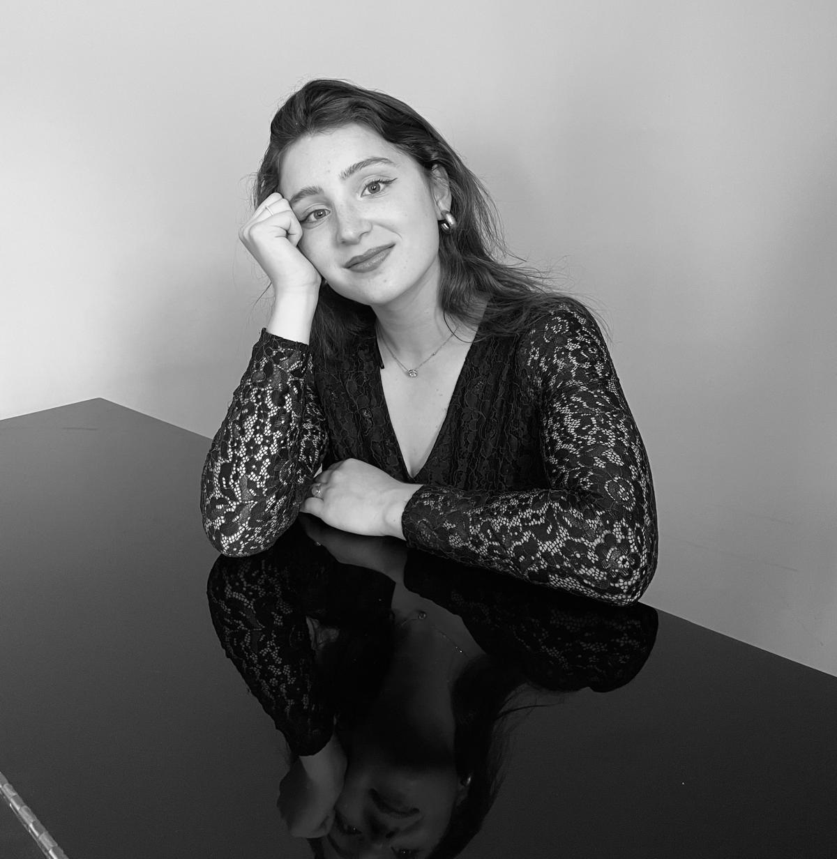 Adé